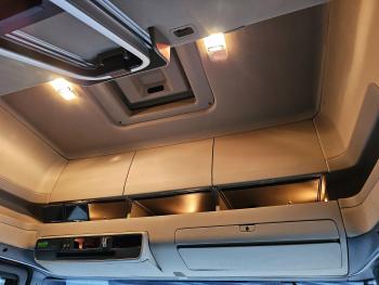 R520 / V8 / 4x2 / 2 TANKS / RETARDER